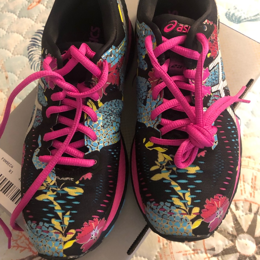 ASICS Women’s Gel-Kayano *SPECIAL EDITION*